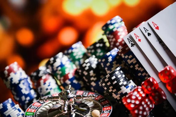 Live-dealer roulette table studio